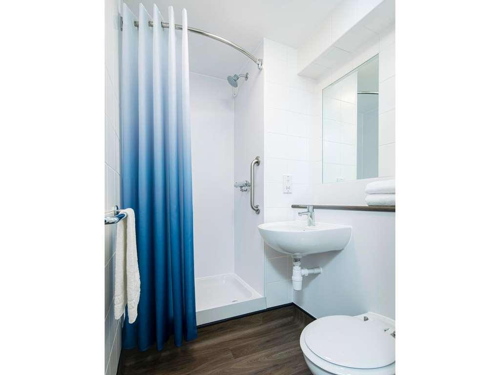 Travelodge London City Airport Room photo