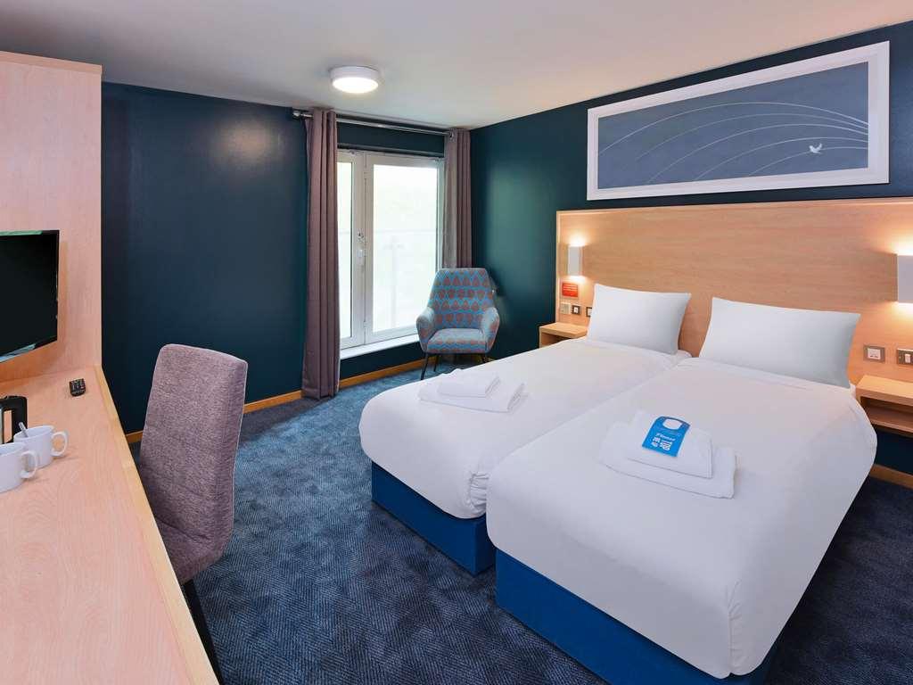 Travelodge London City Airport Room photo