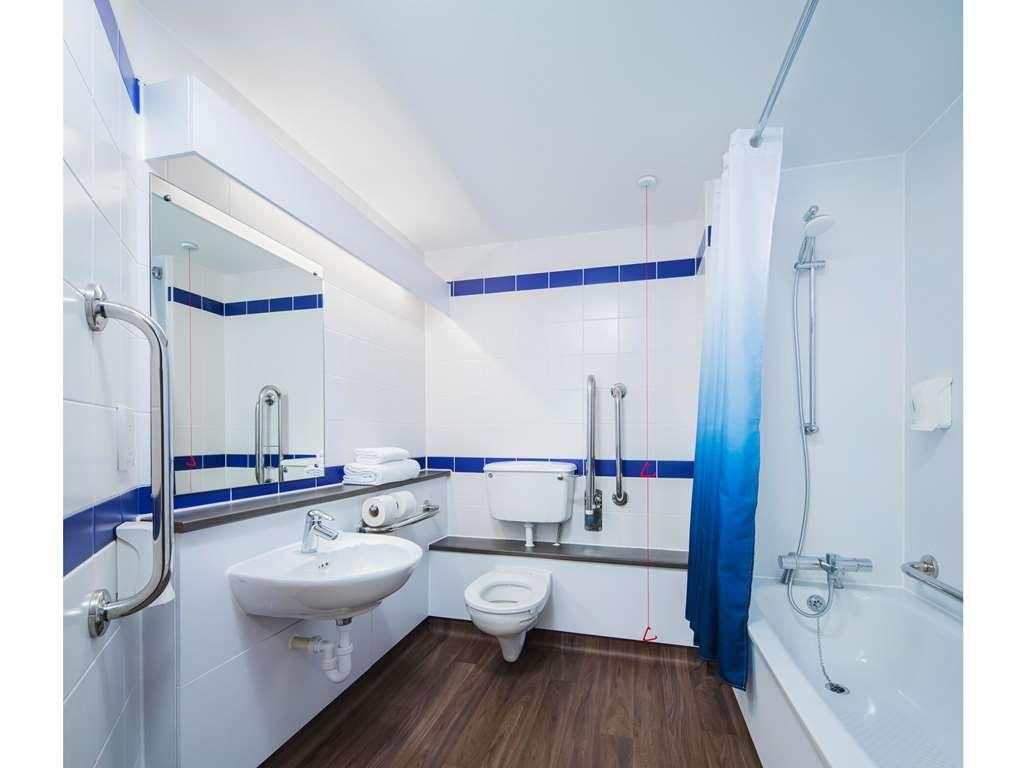 Travelodge London City Airport Room photo