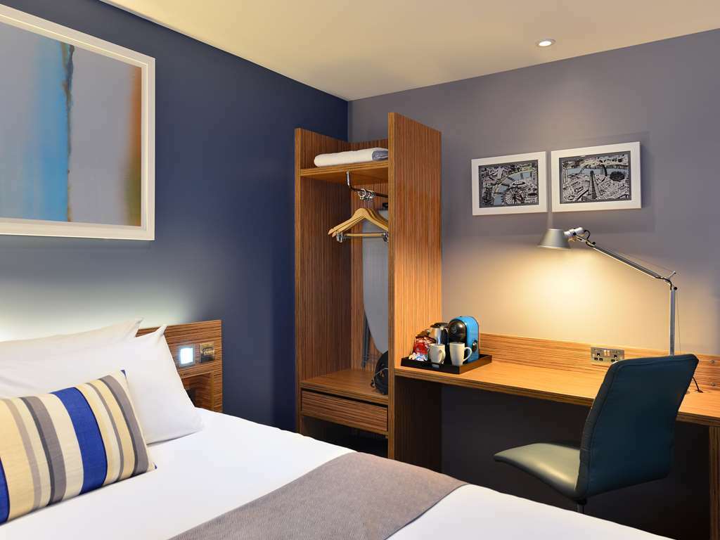 Travelodge London City Airport Room photo